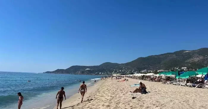 Alanya’da eylül ayında plajlar doldu