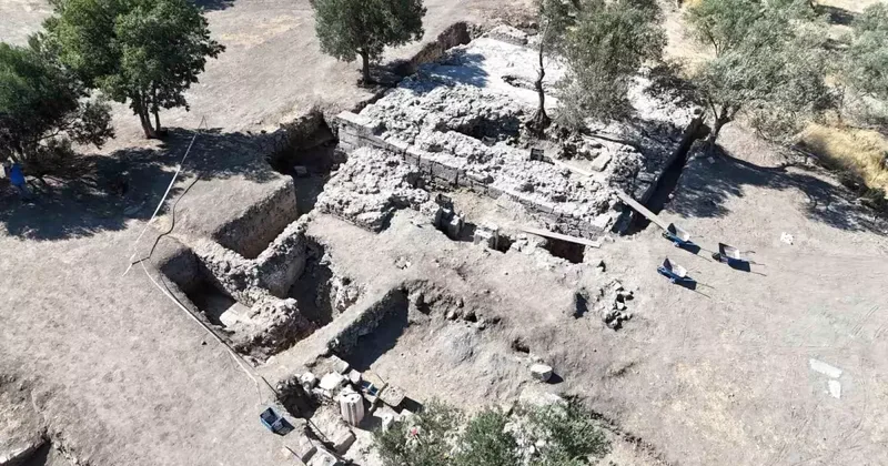 Apollon Smintheus ta Kazı Çalışmaları