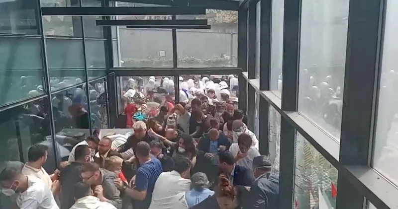 İktidarın gözde yazarı açık açık uyardı! CHP ye yapılanlar yarın başka partilere yapılır
