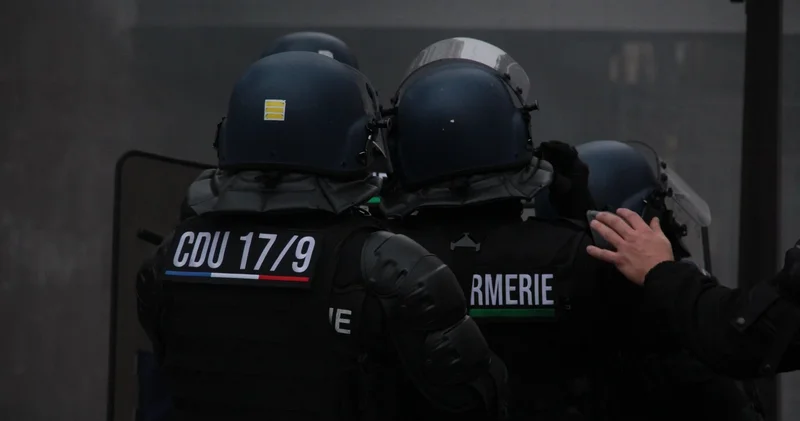 Fransa’nın Antibes kentinde bir okulda bıçaklı saldırı