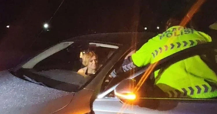 Bu kadarı pes dedirtti… Valiyi arayacağım , ‘Babam hakim’ diyerek polisi tehdide 2 tutuklama