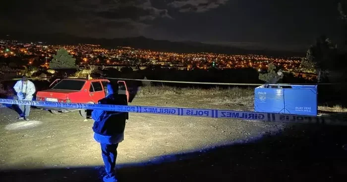 Konya da bir kişi otomobilinin kenarında ölü bulundu