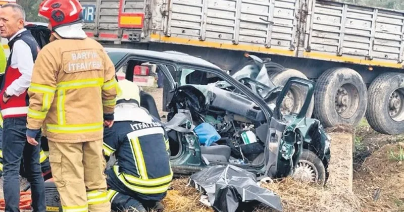 Trafik kazası bir aileyi yok etti