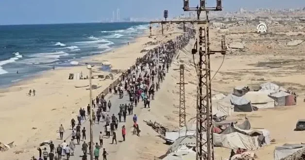Tarihi görüntüler! Gazzeliler vatanlarına dönmeye başladı