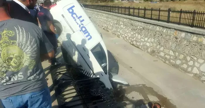 Kazada emniyet kemeri hayat kurtardı