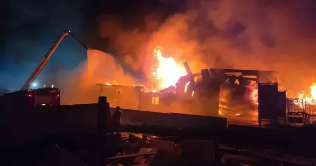 Ankara’da boya dönüşüm fabrikasında yangın VİDEO İZLE