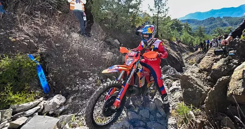 Sea To Sky Enduro Motosiklet Yarışı’nın Orman Etabı’nda lider Manuel Lettenbichler