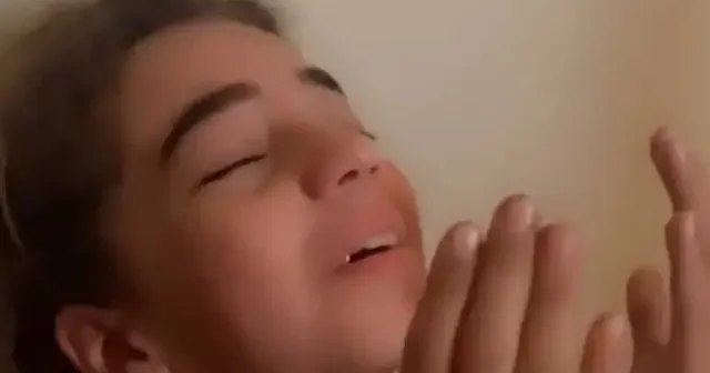 Ateşkes haberiyle uyandırılan Filistinli Habibe nin sevinçten gözyaşlarına boğuldu anlar izleyenleri duygulandırdı VİDEO İZLE