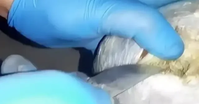 Antalya polisi zehir tacirlerine geçit vermedi: 9 kilo esrar ele geçirildi VİDEO İZLE