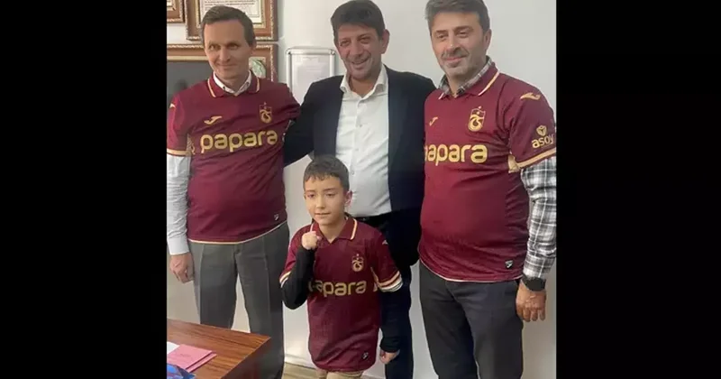 Trabzonlular Federasyonu ve Üni TS’den minik taraftara anlamlı ziyaret Fanatik Gazetesi Trabzonspor (TS) Haberleri Spor