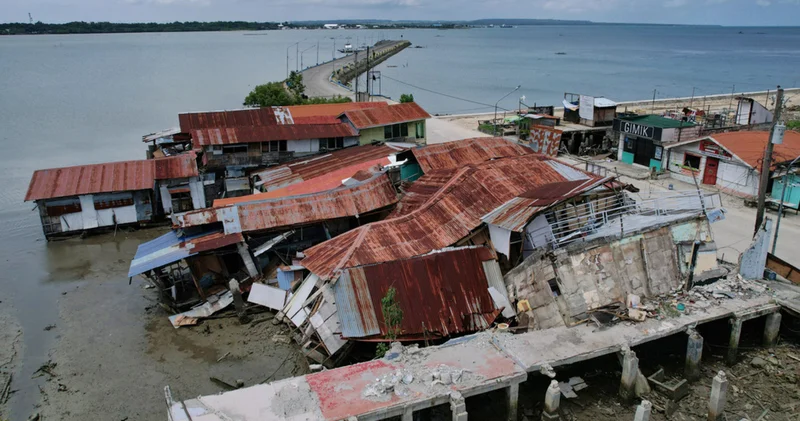 Filipinler in güneyindeki Mindanao Adası açıklarında 7,4 büyüklüğünde deprem Dış Haberler