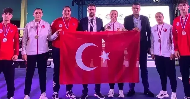 Genç milli boksörlerden Çekya da 6 madalya Salon Sporları Haberleri
