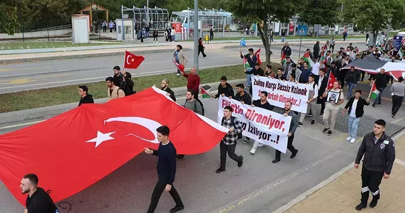 Samsun da üniversite öğrencileri Filistin için yürüdü