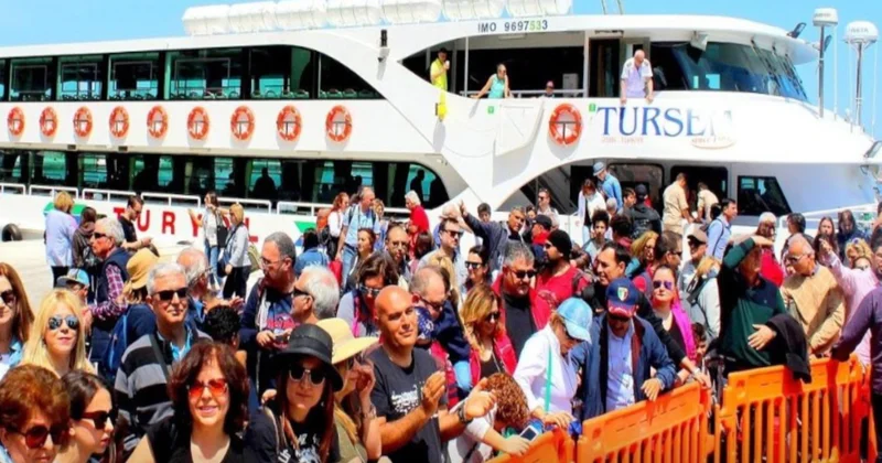 Türk turistler komşu adayı ihya etti, 100 bin Türk turist adayı ziyaret etti Sözcü Gazetesi