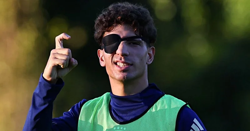 İtalya U21 Milli Takımı oyuncuları neden antrenmanda Jack Sparrow gibi dolaşıyor?