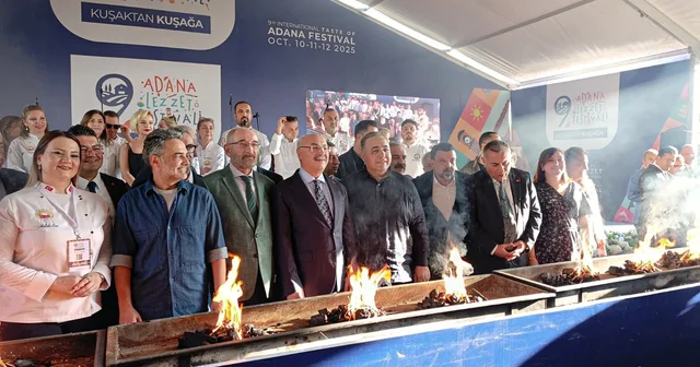 9 uncu Uluslararası Adana Lezzet Festivali, yakılan dev mangal ateşiyle başladı Adana Haberleri