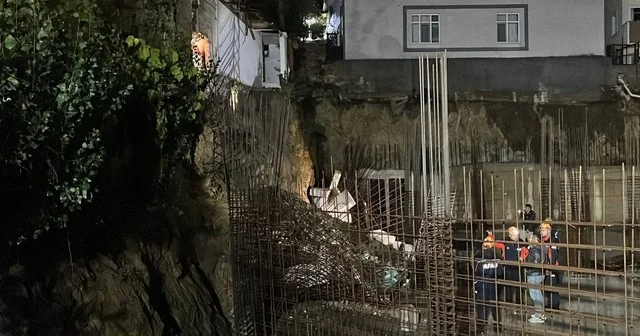 Kocaeli de müstakil evin duvarının çökmesi nedeniyle bina boşaltıldı Kocaeli Haberleri