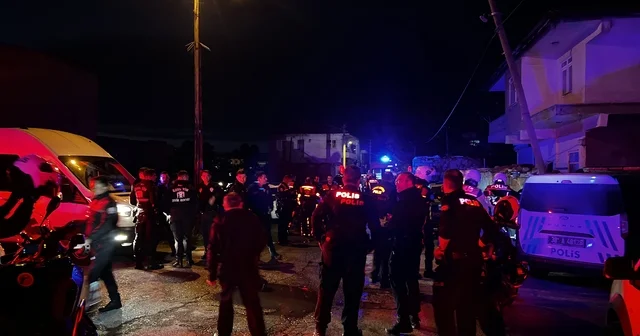 Kayseri de bakkalda bıçaklı yan bakma kavgası: 1 yaralı Kayseri Haberleri