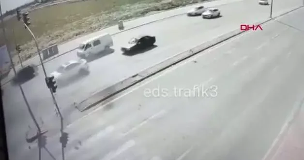 Otomobiliyle çarptığı araçtaki öğretmenin ölümüne neden olan sürücü tutuklandı