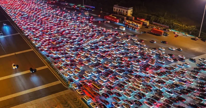 Çin deki tatil trafiği görenleri hayrete düşürüyor
