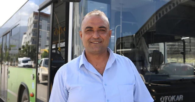 Hatay da otobüs şoförü aracında unutulan poşetteki 103 bin lirayı sahibine teslim etti Hatay Haberleri