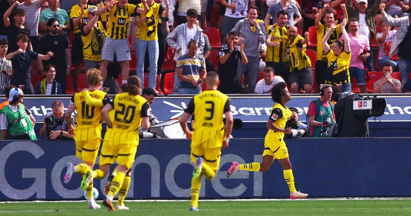 Leverkusen i deviren Borussia Dortmund, Şampiyonlar Ligi iddiasını son maça taşıdı