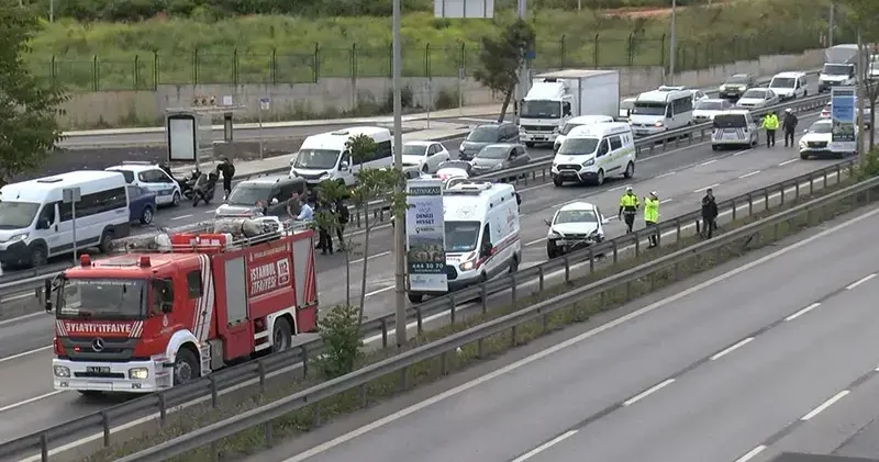 Tuzla’da bariyerlere çarpan otomobil takla atarak savruldu: 1 ölü 4 yaralı
