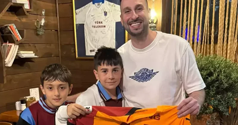Osimhen in Trabzonsporlu taraftara verdiği forma koleksiyonere gitti Fanatik Gazetesi Futbol Haberleri Spor