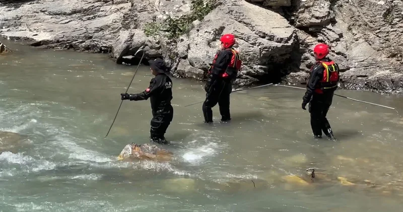 Hakkari de derede kaybolan 16 yaşındaki İbrahim, her yerde aranıyor