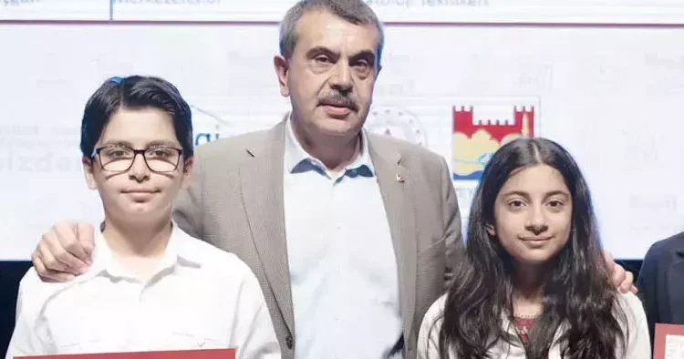 Bakan Yusuf Tekin: Mülakatta kul hakkı yemiyoruz