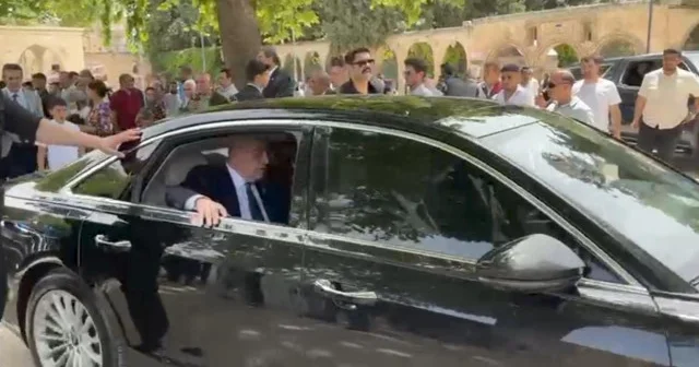 Müsavat Dervişoğlu ndan tepki çeken hareket VİDEO İZLE