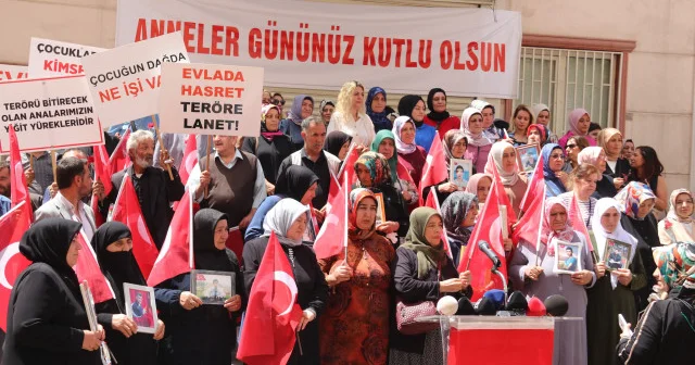 Anneler Günü’nde de evlat nöbeti devam ediyor VİDEO İZLE