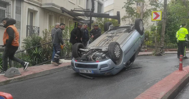 Beyoğlu nda yürekleri ağıza getiren kaza: Saniyelerle ölümden döndü!