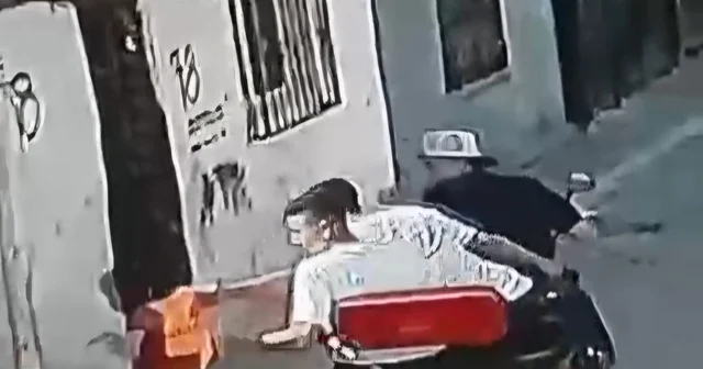 8 yaşındaki çocuk, formasından tutulup sürüklendi; o anlar kamerada Adana Haberleri