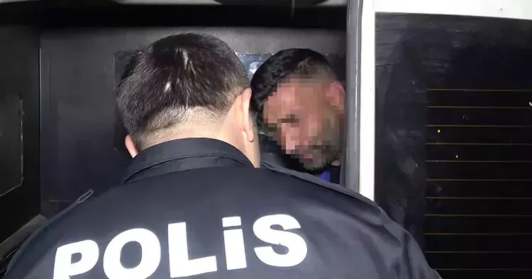Yaptığını gören polisler şaşkına döndü: Ehliyetine 2060 yılına kadar el konuldu