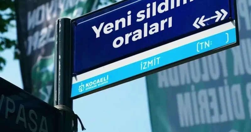 Anneler gününe özel! Trafik levhalarında anlamlı yazılar