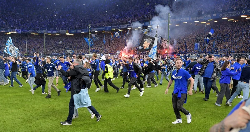 Hamburg, 7 yıl sonra Bundesliga ya geri döndü