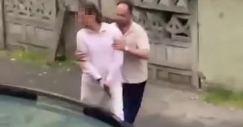 Egzoza kızdı, silahla dışarı çıktı! Son dakika haberleri
