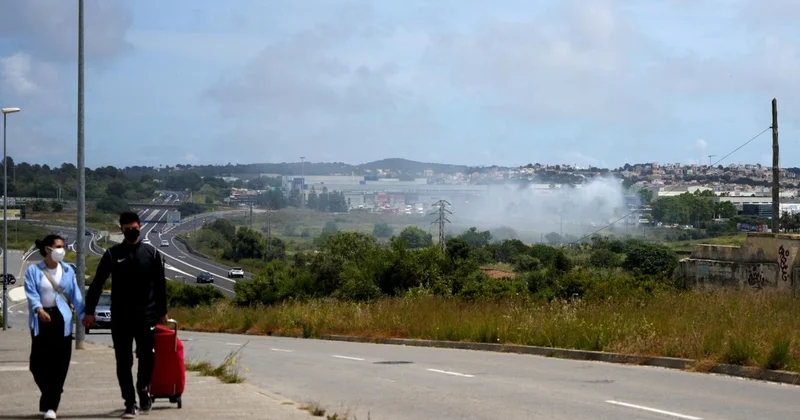 İspanya da zehirli gaz paniği: 150 bin kişiye evde kalın çağrısı