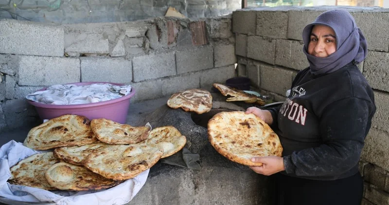 8 çocuğuna 11 yıldır tek başına kol kanat deriyor: Hem anne hem baba