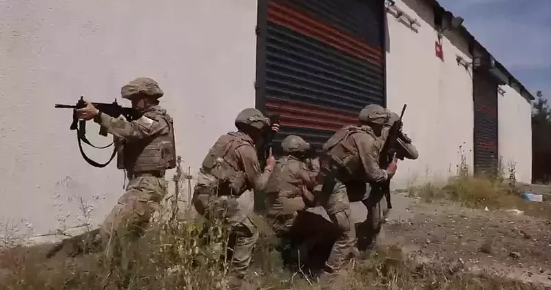 Şanlıurfa’da 34 milyon TL lik kaçak imitasyon gözlük ele geçirildi