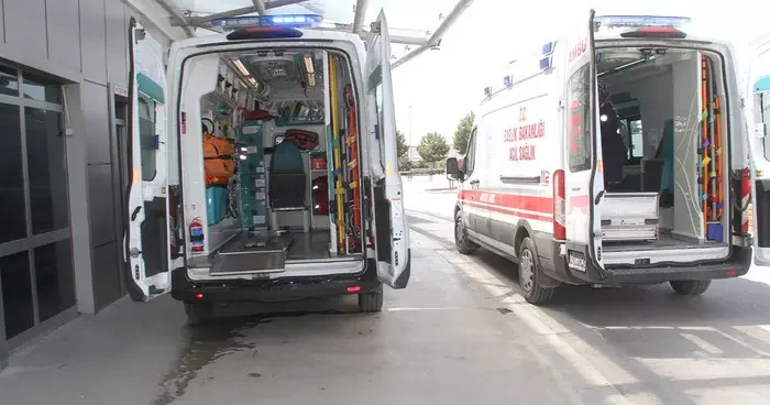 Beyşehir de 2 ayrı kaza! Çocuğuna bisiklet kullanmayı öğretirken ağacın altında kaldı