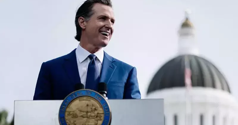 California Valisi Newsom, Los Angeles’ta askeri güç kullanımını önlemek için mahkemeye başvurdu