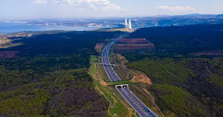 Bayramda Türkiye deki araçların yarısı yola çıktı