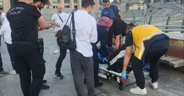 Adliye meydanındaki bariyerler rüzgarın etkisiyle devrildi: İki personel yaralı İstanbul Haberleri