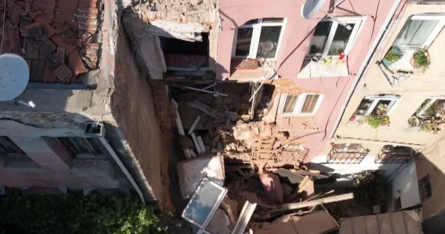 Kısmen çöken 3 katlı bina mühürlendi VİDEO İZLE