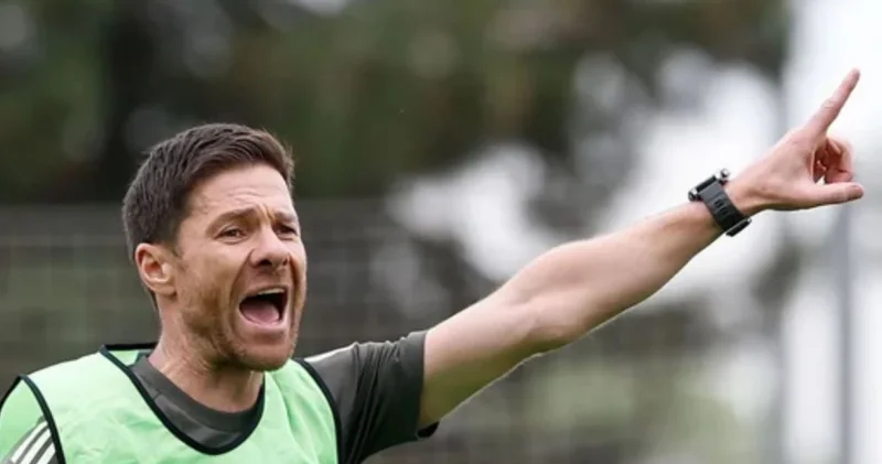Xabi Alonso kendini ilk 11 e yazdı!