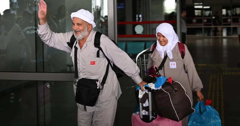 İlk hacı kafilesi yurda döndü