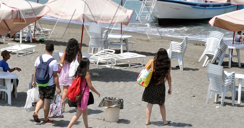 Suriye’de mayo yasağı; erkekler de gömlek giyecek!