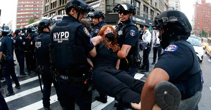 New York’ta hareketli saatler! Göçmen protestolarında 65 gözaltı!